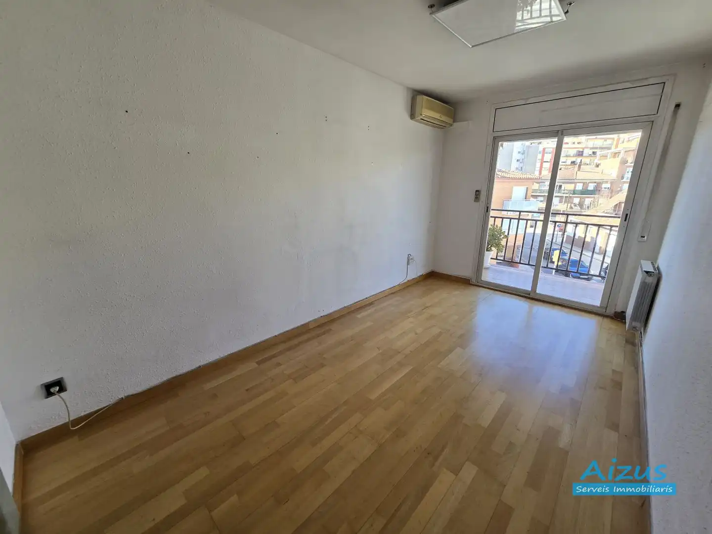 Habitación de Dúplex en venta en Rubí con Parquet, Terraza y Balcón