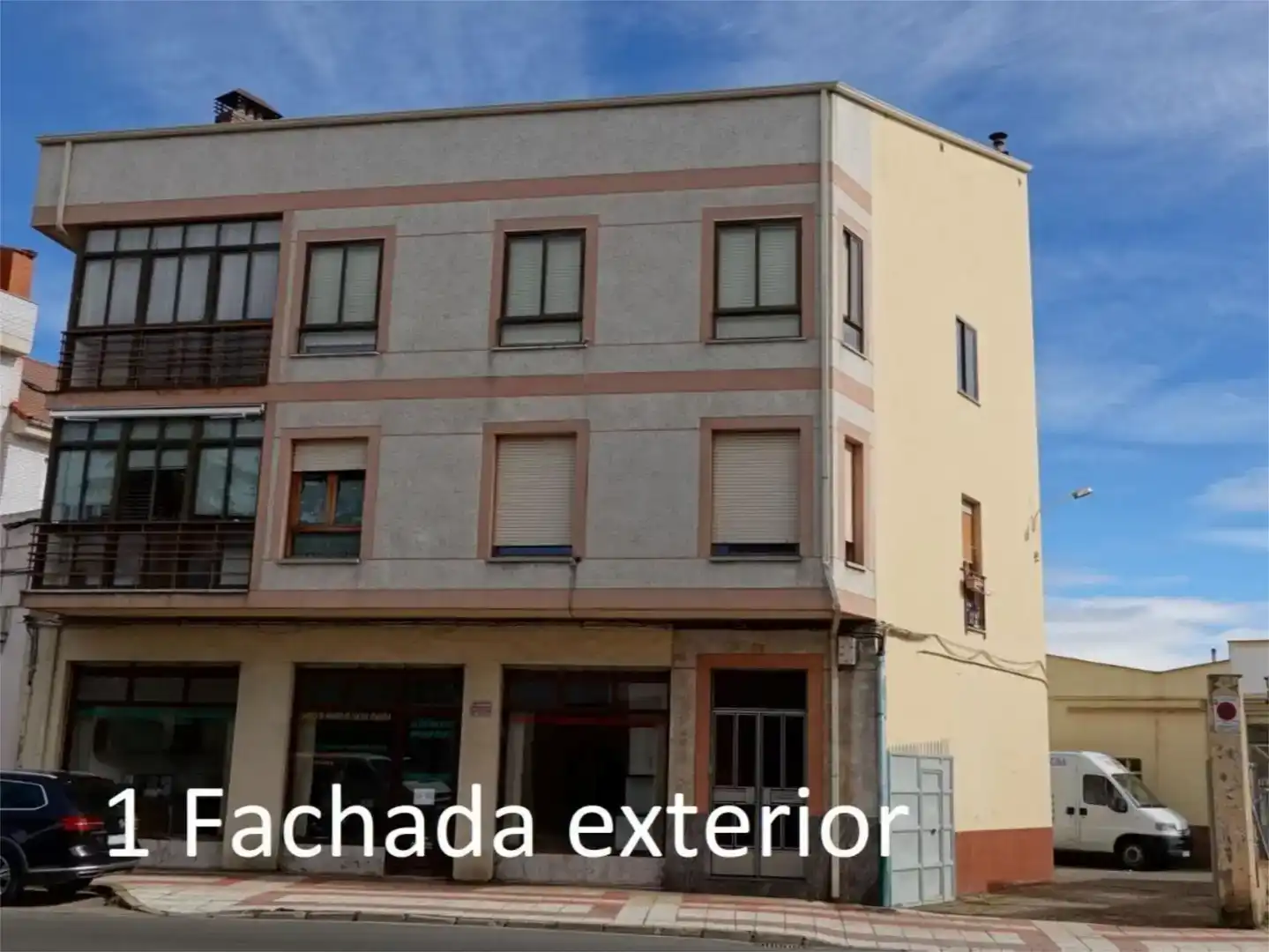 Vista exterior de Pis en venda en Trobajo del Camino