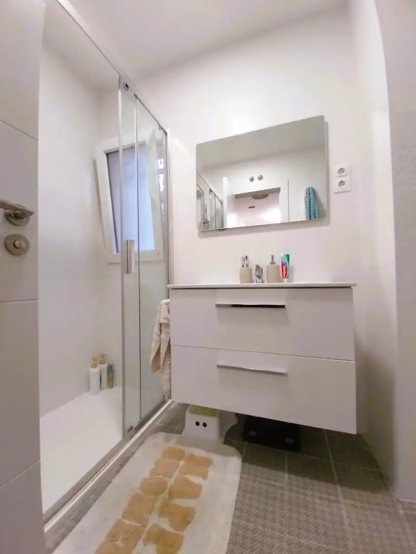 Bany de Casa o xalet de lloguer en Madrid amb Aire condicionat, Calefacció i Jardí privat