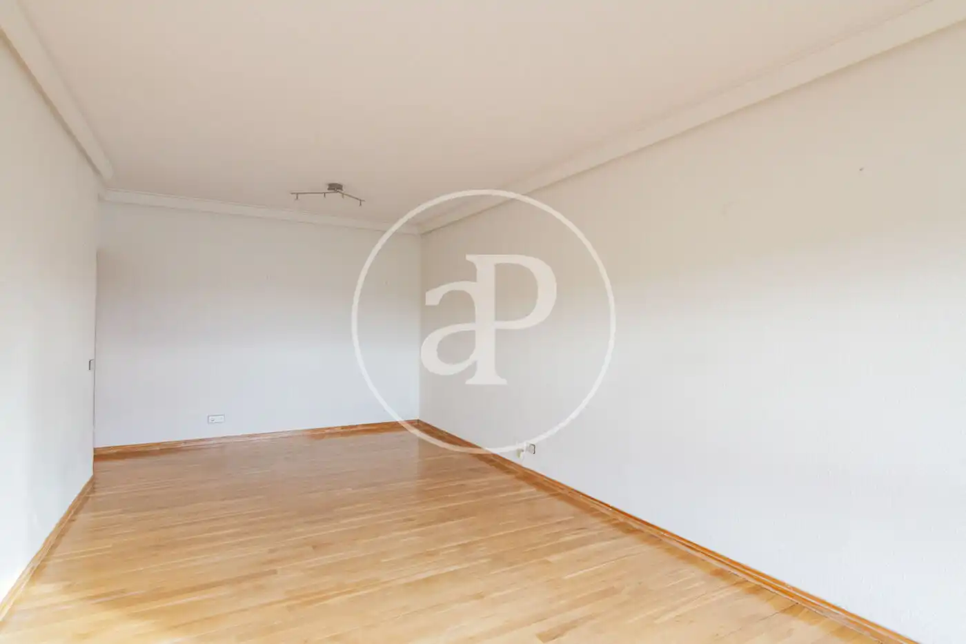 Sala de estar de Piso en venta en Madrid con Calefacción, Jardín privado y Terraza