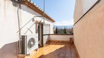 Terrassa de Casa adosada en venda en  Granada Capital amb Aire condicionat, Calefacció i Jardí privat