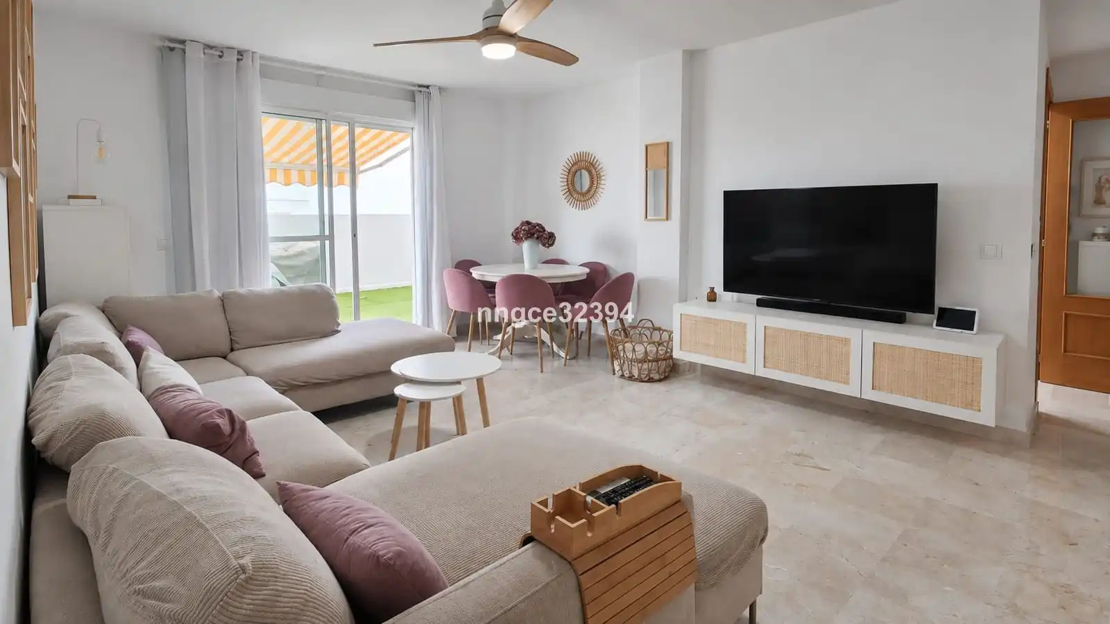 Apartament amb piscina en venda a Benahavís pueblo, imagen 3