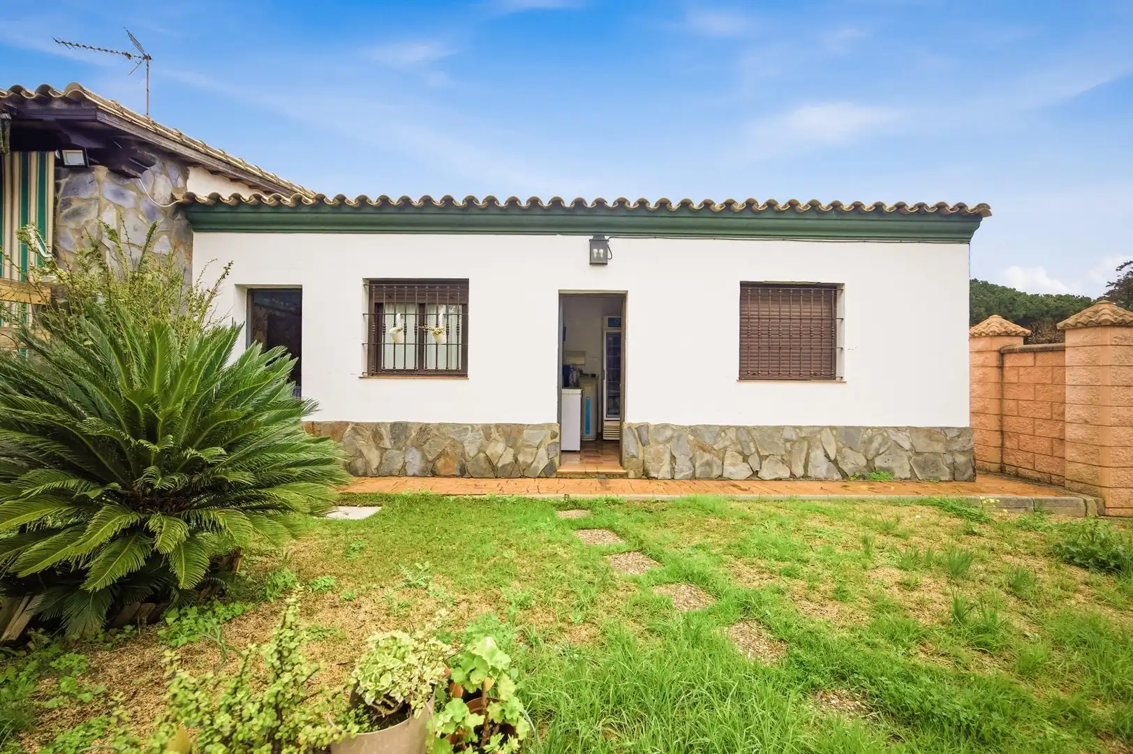 Jardí de Casa o xalet en venda en Chiclana de la Frontera amb Aire condicionat, Jardí privat i Terrassa