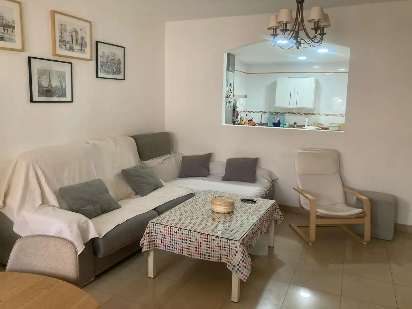 Sala d'estar de Casa o xalet en venda en Córdoba amb Aire condicionat, Parquet i Terrassa