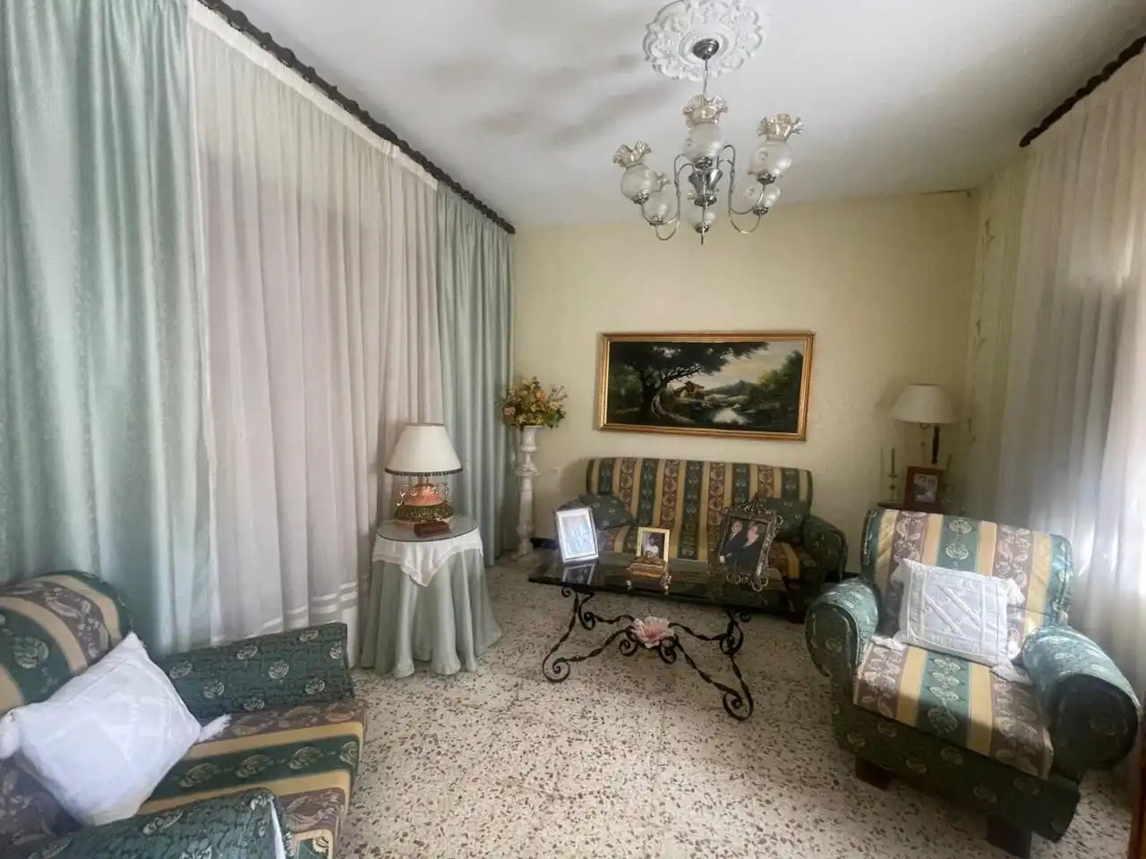 Casa en venda a Calle Adelardo Covarsí