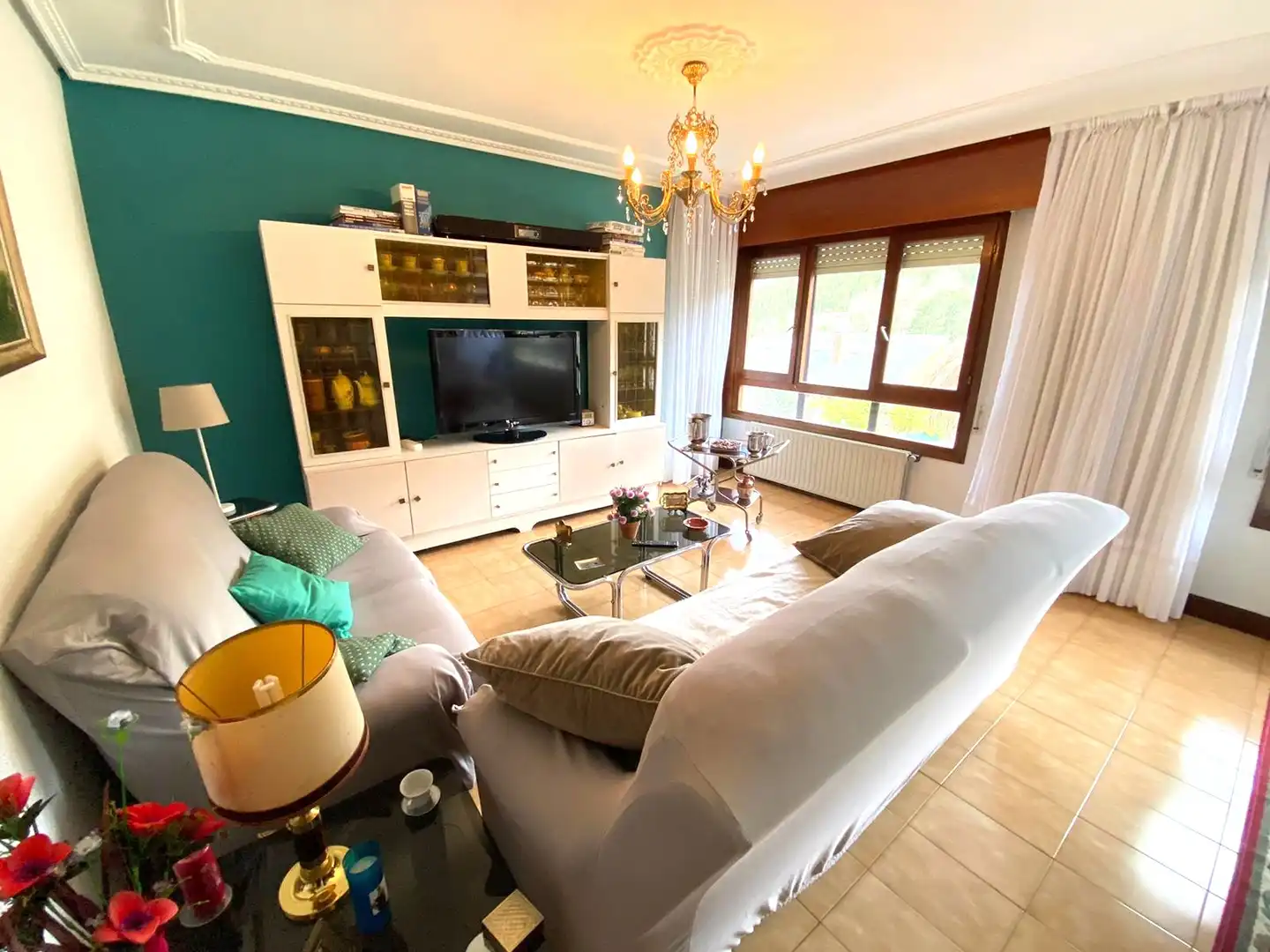 Sala d'estar de Casa o xalet en venda en Castro-Urdiales amb Calefacció, Jardí privat i Parquet
