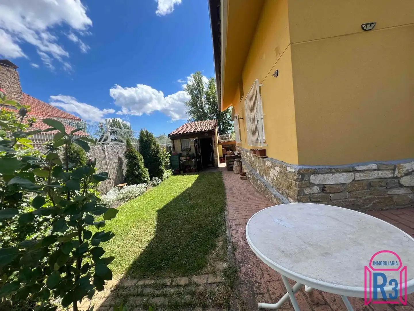 Jardín de Casa o chalet en venta en Carrocera con Calefacción, Jardín privado y Amueblado