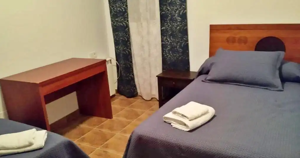 Habitación de Casa o chalet en venta en Alcalá del Júcar con Aire acondicionado, Jardín privado y Terraza
