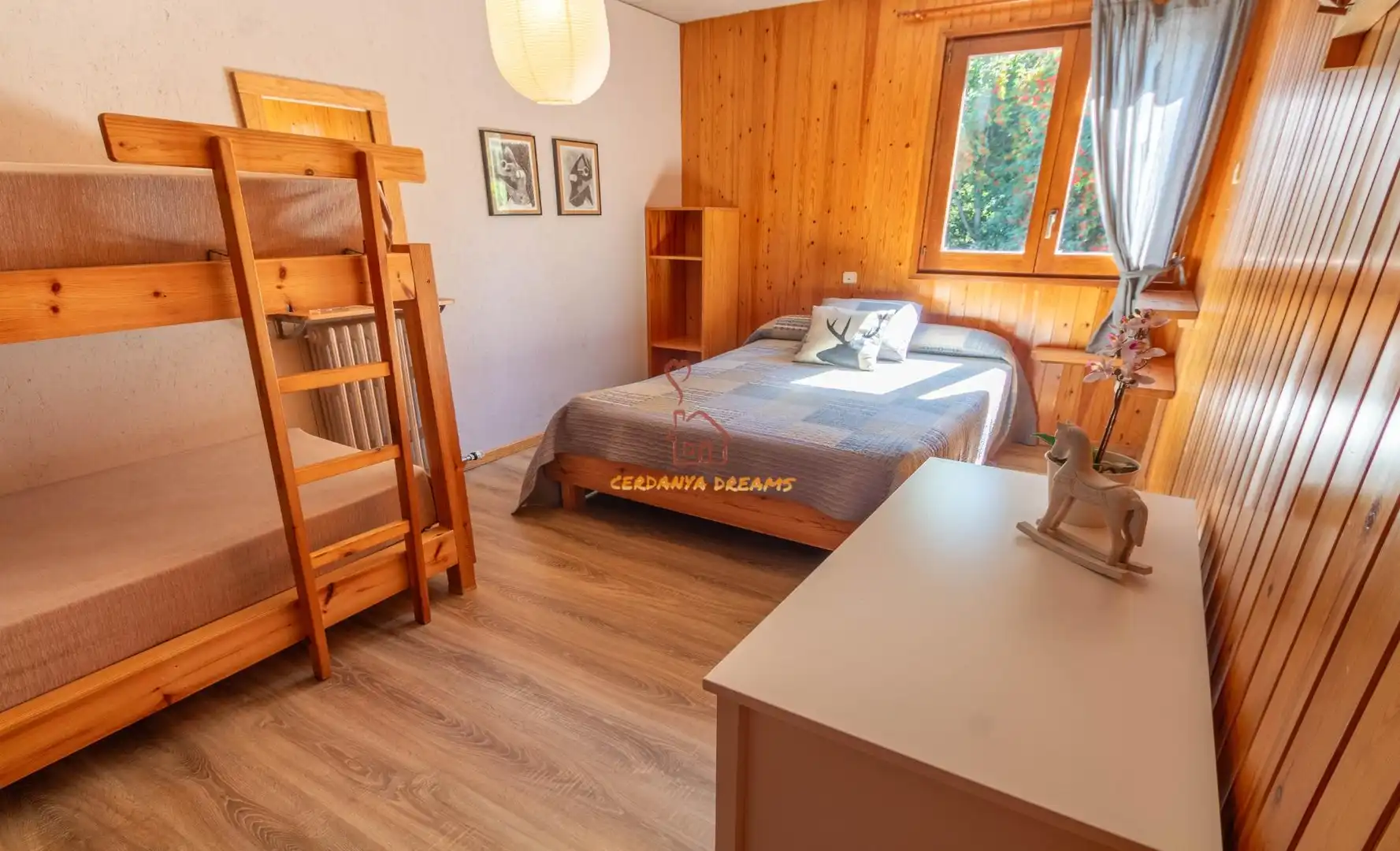 Habitación de Edificio en venta en Alp