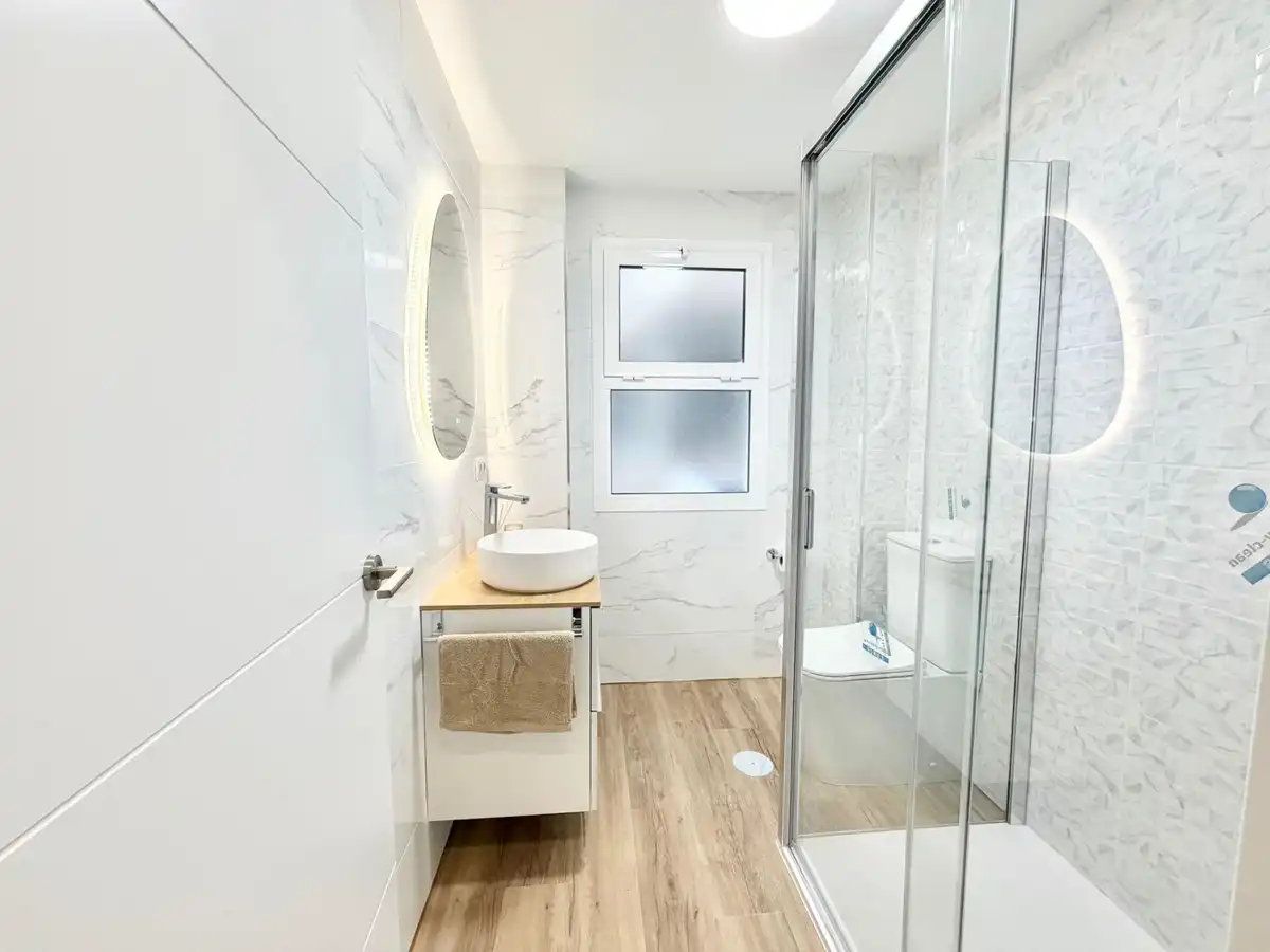 Bathroom of Apartments for sale in Benalmádena  with Air Conditioner, Heating and Swimming Pool