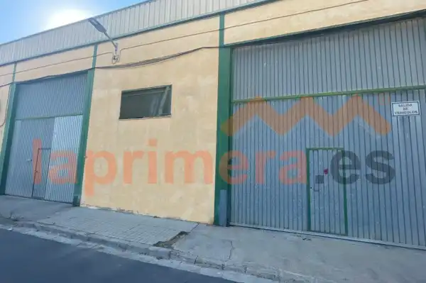 Industrial building to rent in Aldaia