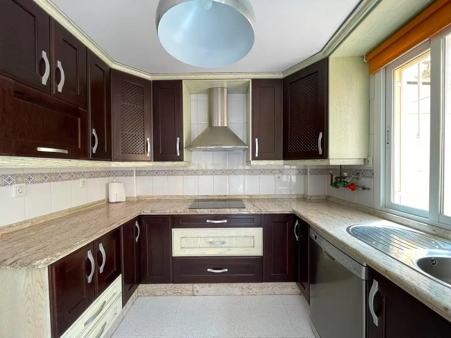 Kitchen of Houses for rent in Armilla  with Air Conditioner and Washing machine