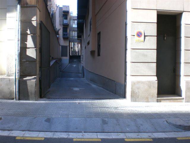 Garaje en Alquiler en  CALLE COMTES DE BELL.LLOC, 161 en Barri de les Corts
