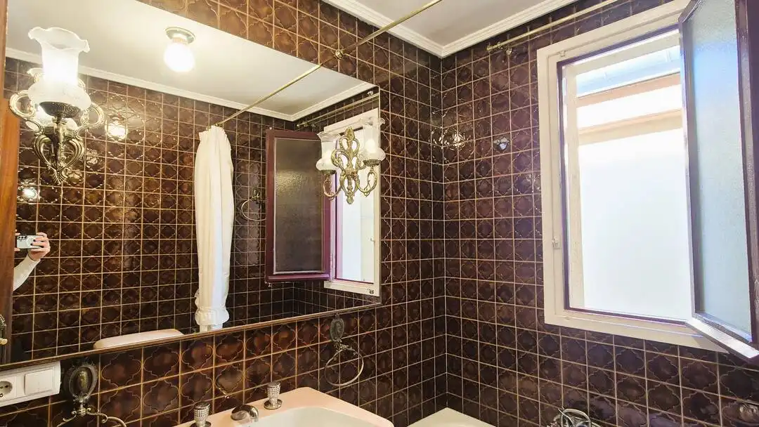 Badezimmer von Wohnung zum Verkauf in  Pamplona / Iruña mit Heizung, Terrasse und Abstellraum