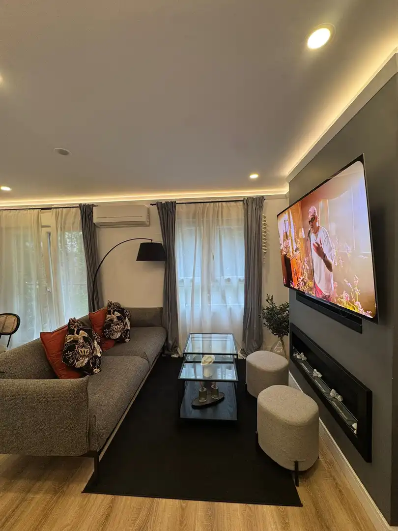 Living room of Flat for rent in  Madrid Capital  with Private garden, Terrace and Furnished