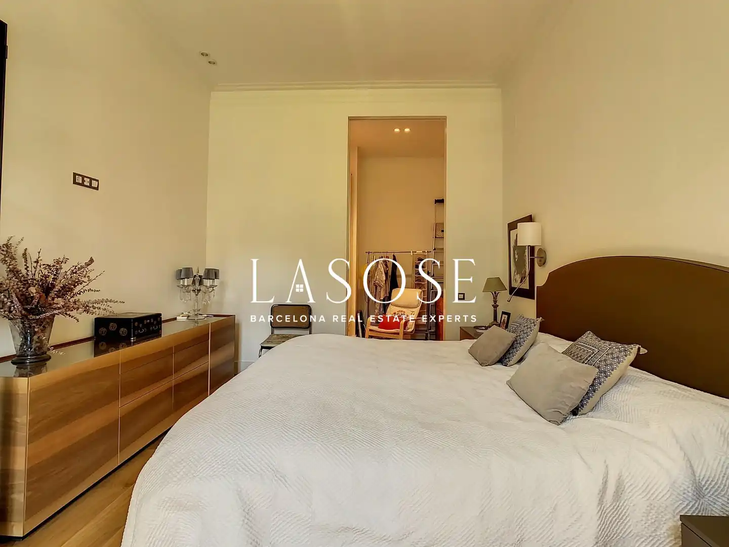 Dormitori de Apartament de lloguer en Barcelona amb Aire condicionat, Parquet i Balcó