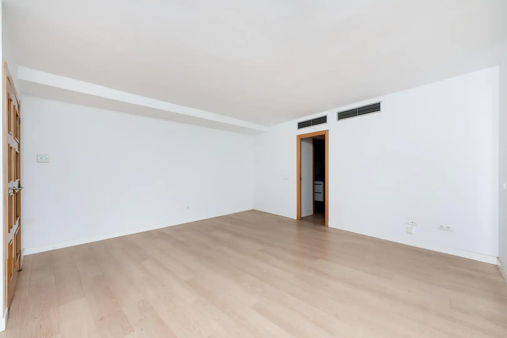 Piso en venta en Valencia con Aire acondicionado, Terraza y Trastero