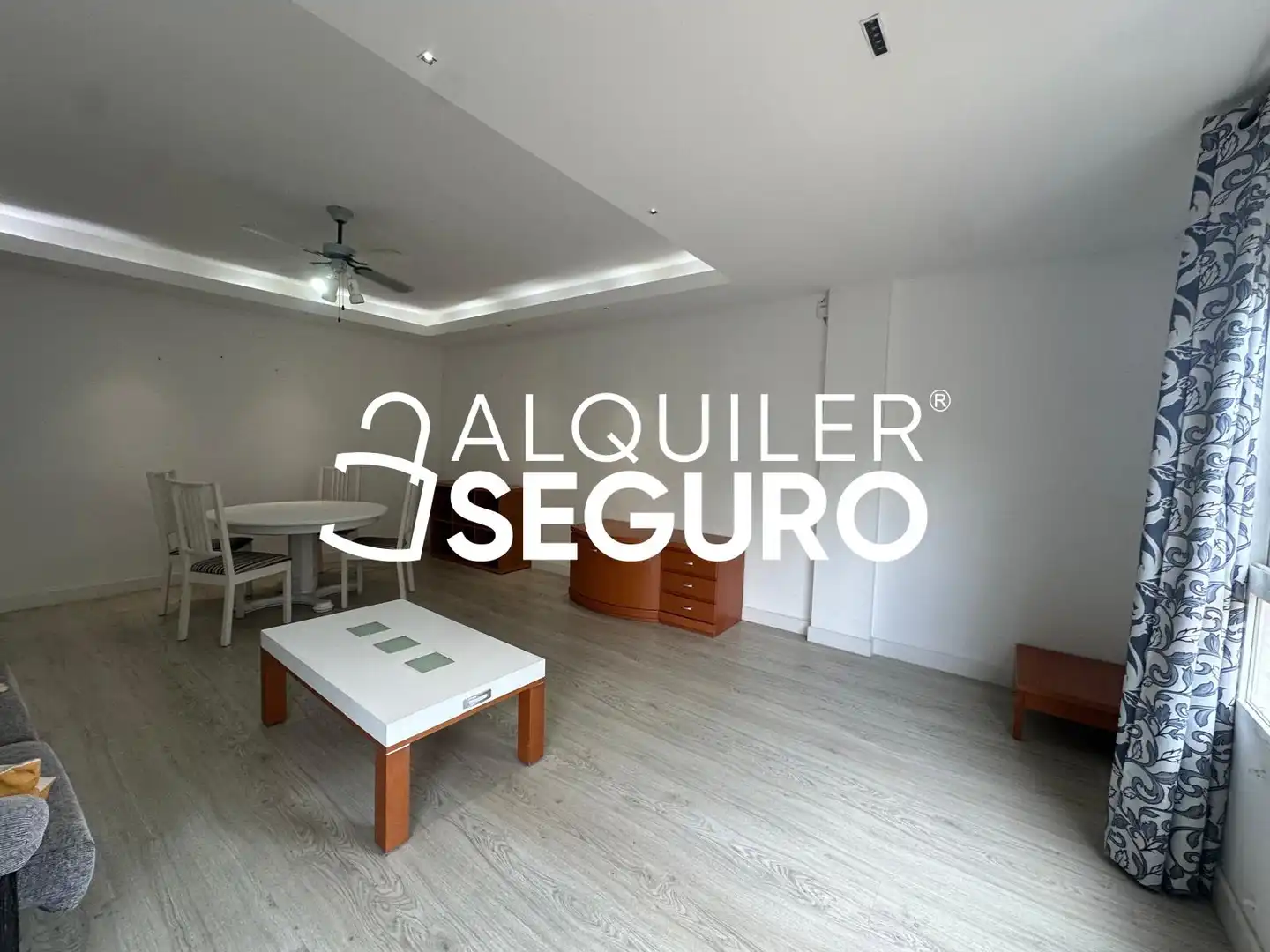 Flat for rent in Torrent  with Air Conditioner, Terrace and Furnished