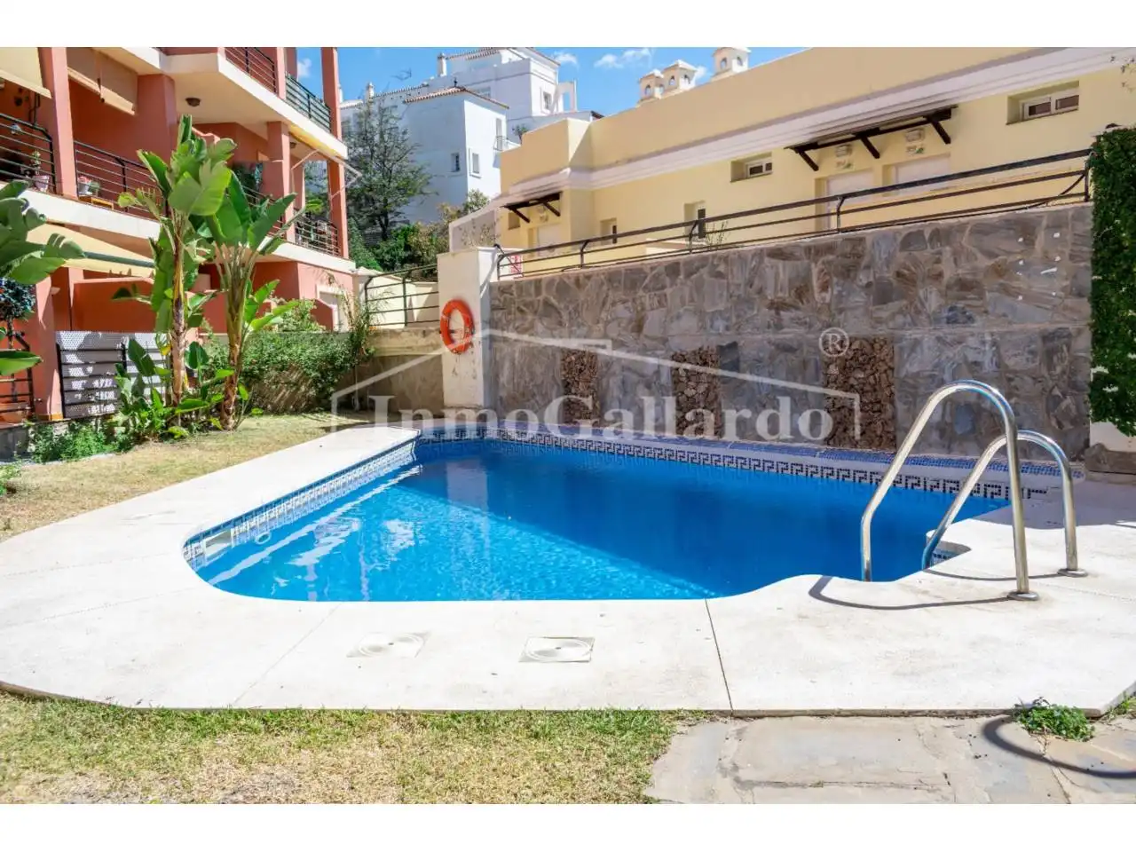Apartments for rent in Almayate