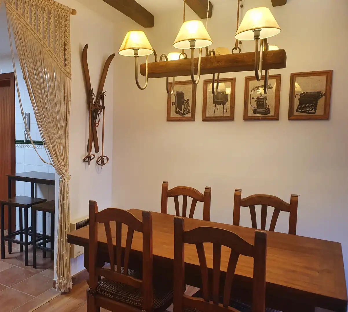 Comedor de Piso de alquiler en Alp con Jardín privado, Amueblado y Balcón