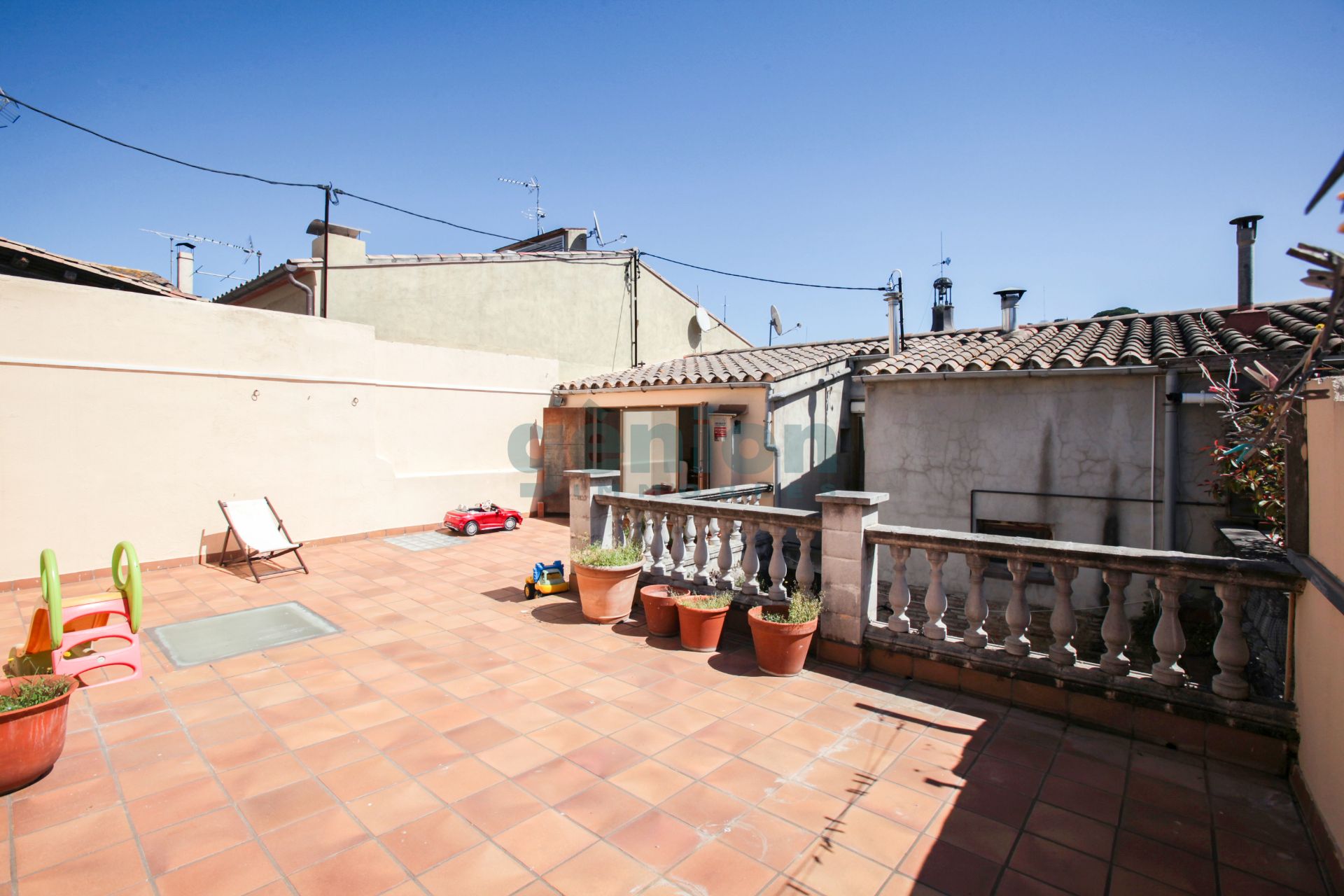 Terraza de Piso en venta en Girona Capital con Calefacción, Terraza y Trastero
