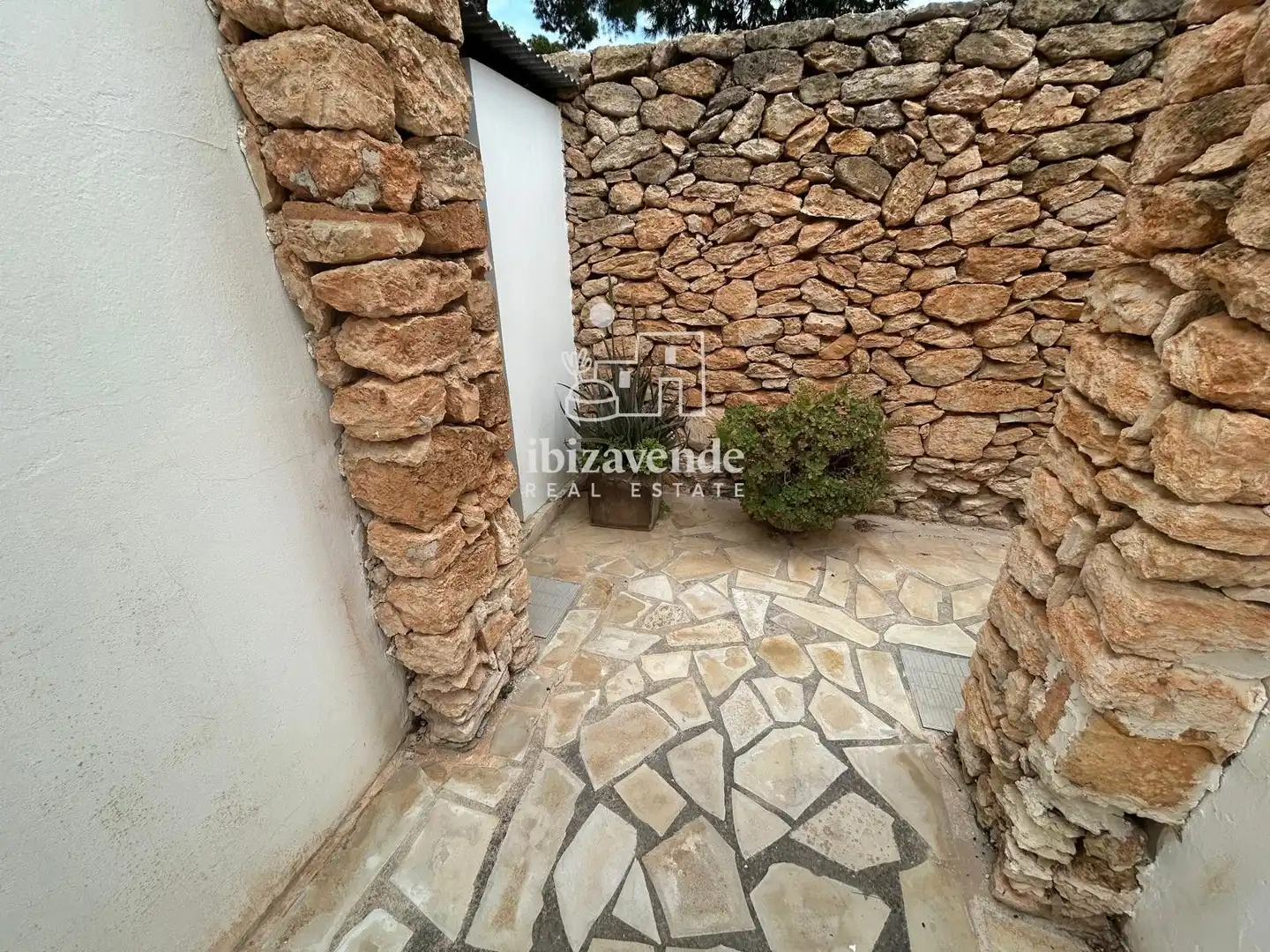 Außenansicht von Einfamilien-Reihenhaus zur Miete in Santa Eulària des Riu mit Klimaanlage, Heizung und Terrasse