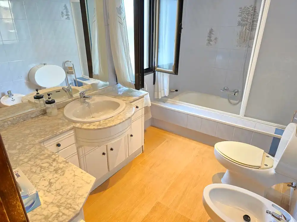 Badezimmer von Wohnung zum Verkauf in Brozas mit Klimaanlage, Terrasse und Möbliert