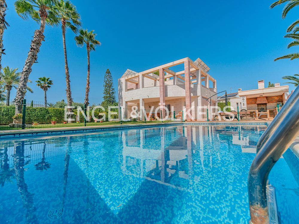 Vista exterior de Casa o xalet en venda en Sant Joan d'Alacant amb Aire condicionat, Calefacció i Jardí privat