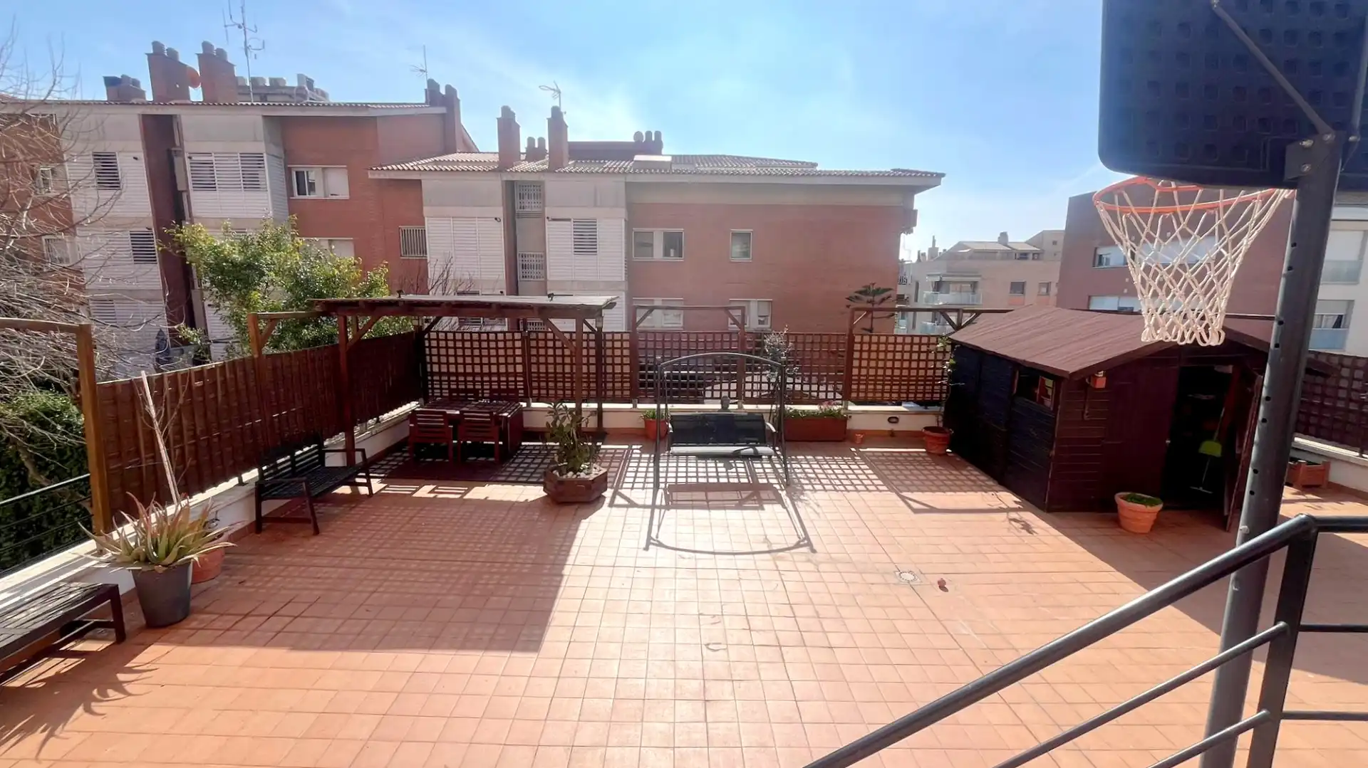Terrasse von Wohnung zum Verkauf in Sant Feliu de Llobregat mit Klimaanlage, Heizung und Parkett