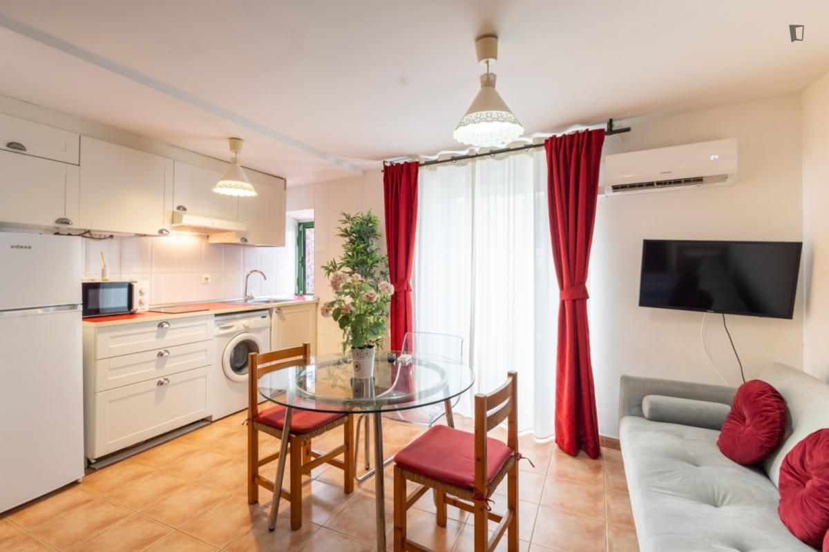 Dormitori de Estudi de lloguer en  Barcelona Capital amb Aire condicionat, Calefacció i Moblat