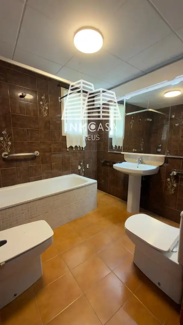 Bathroom of Houses for sale in Vilanova d'Escornalbou