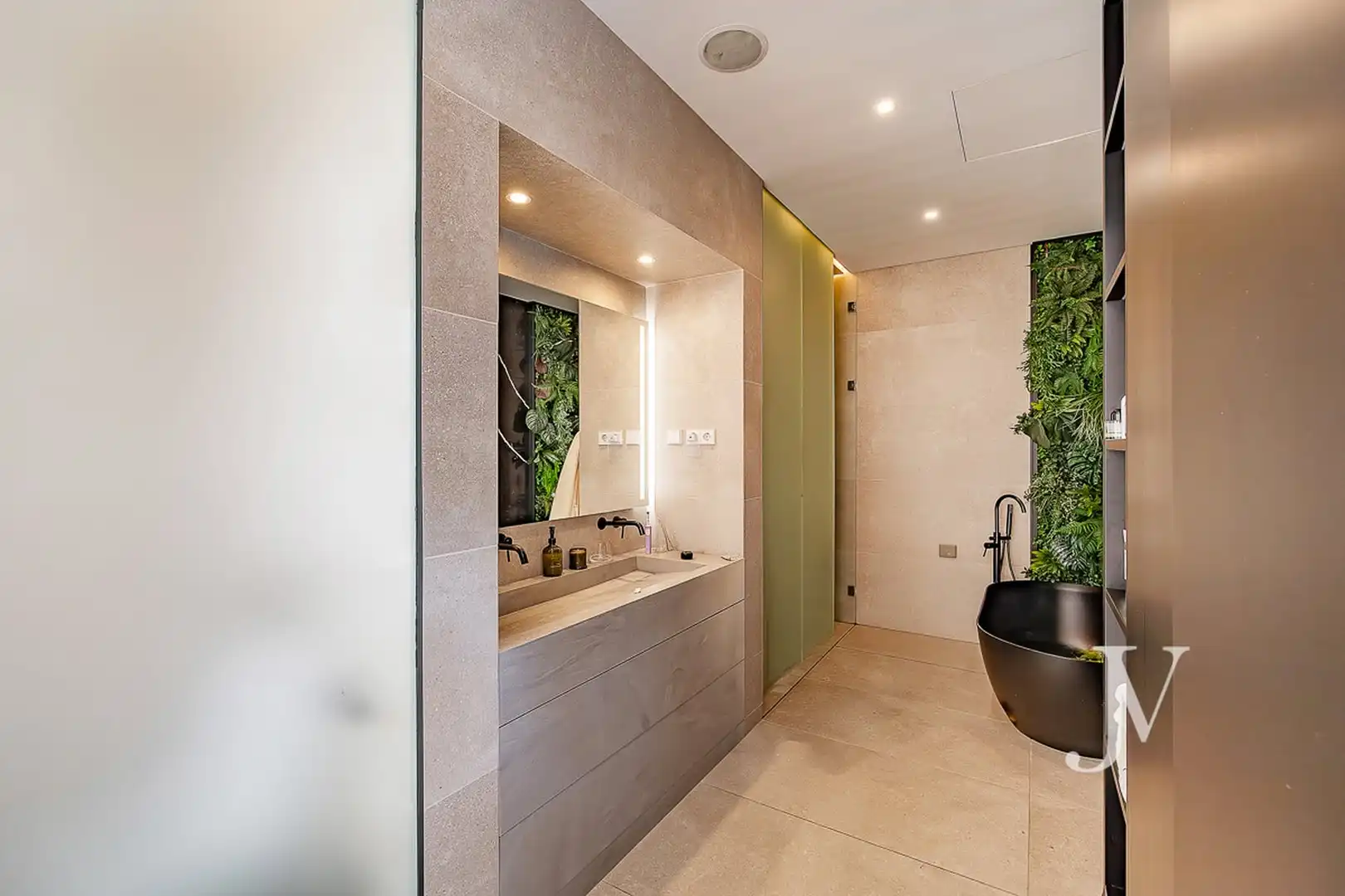 Baño de Ático en venta en Madrid con Aire acondicionado, Calefacción y Jardín privado
