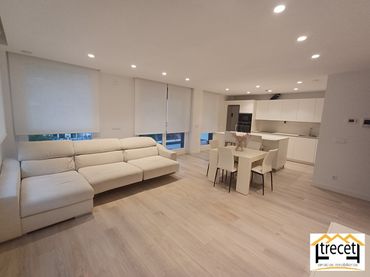 Dúplex con balcón en venta en Antiguo