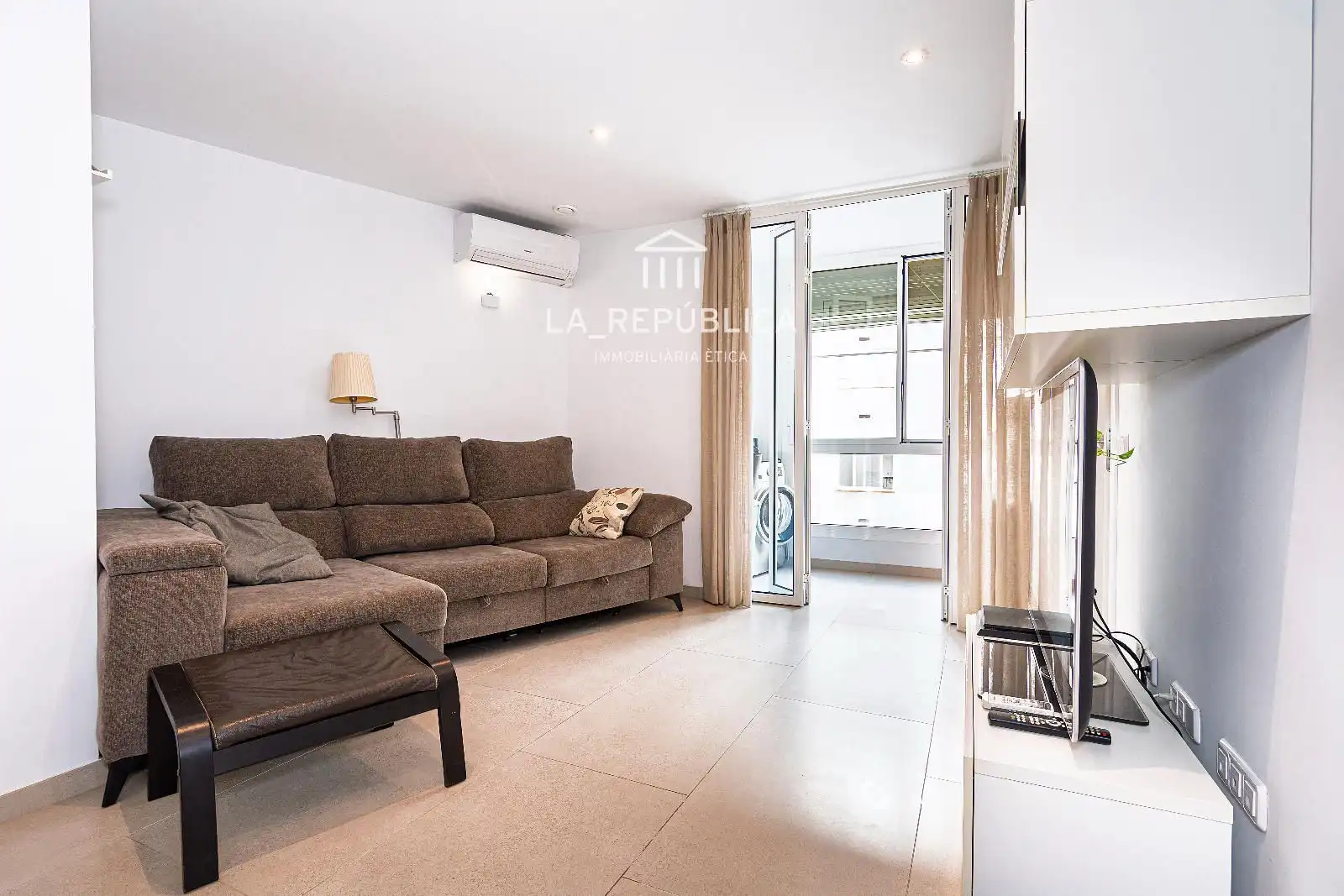 Sala d'estar de Àtic en venda en Mataró amb Aire condicionat, Calefacció i Terrassa