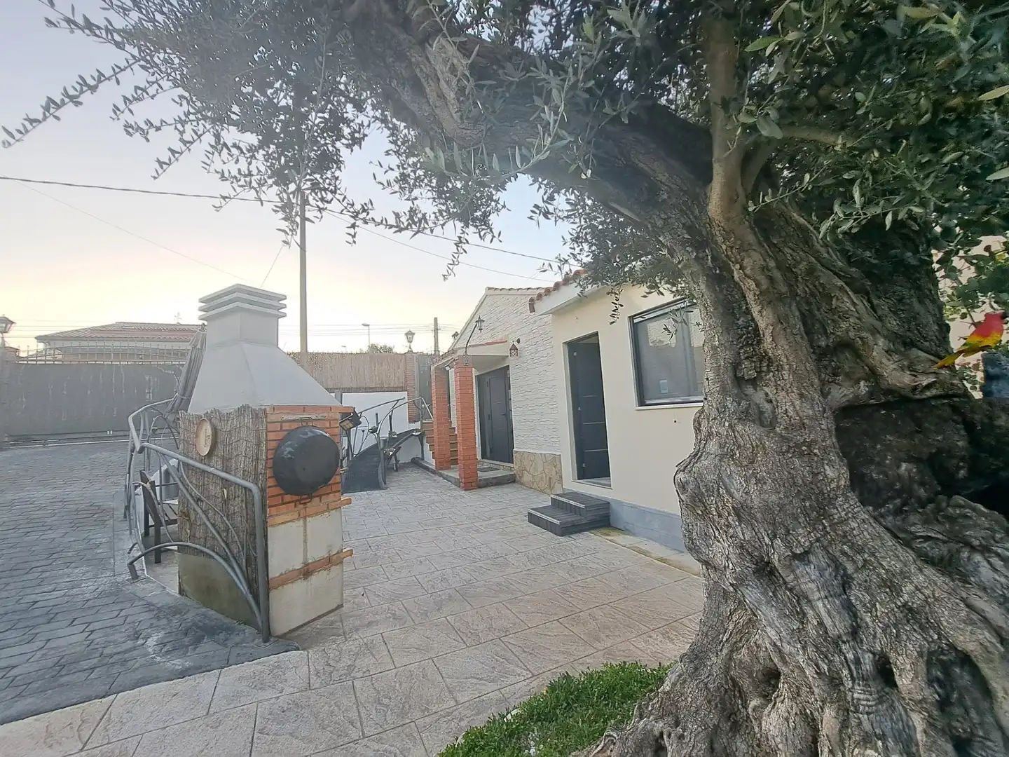 Vista exterior de Casa o xalet en venda en Rubí amb Calefacció i Piscina