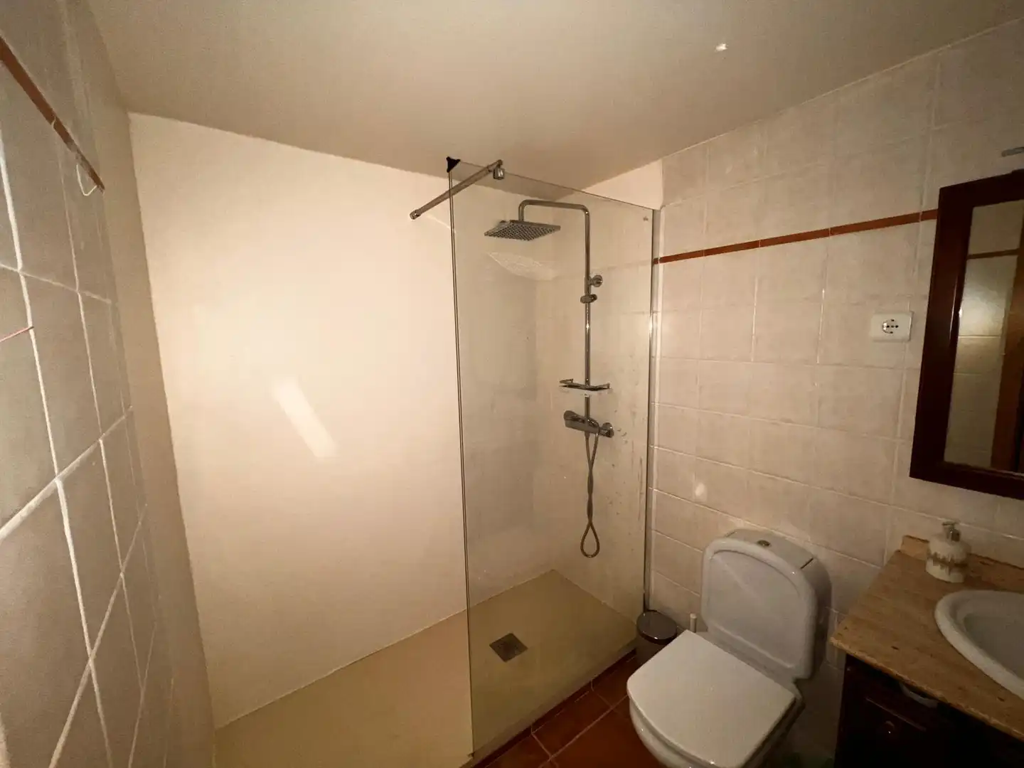 Baño de Casa adosada en venta en Pozuelo del Rey con Calefacción, Piscina y Amueblado