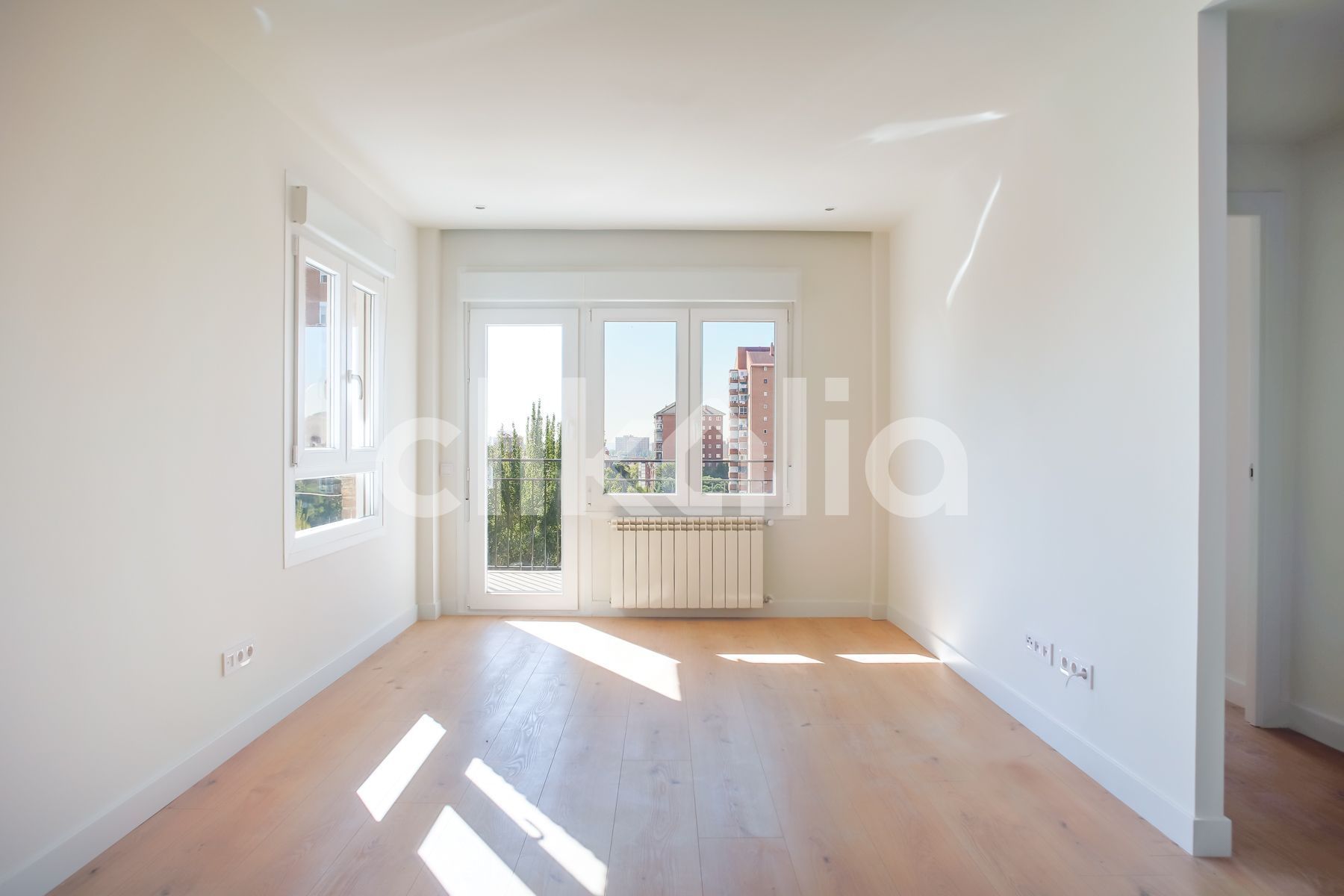 Bedroom of Flat for sale in  Madrid Capital  with Air Conditioner, Heating and Private garden
