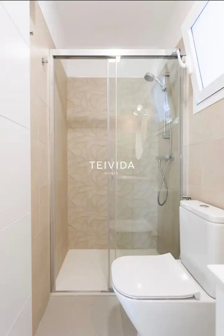 Baño de Piso en venta en El Rosario con Terraza y Amueblado