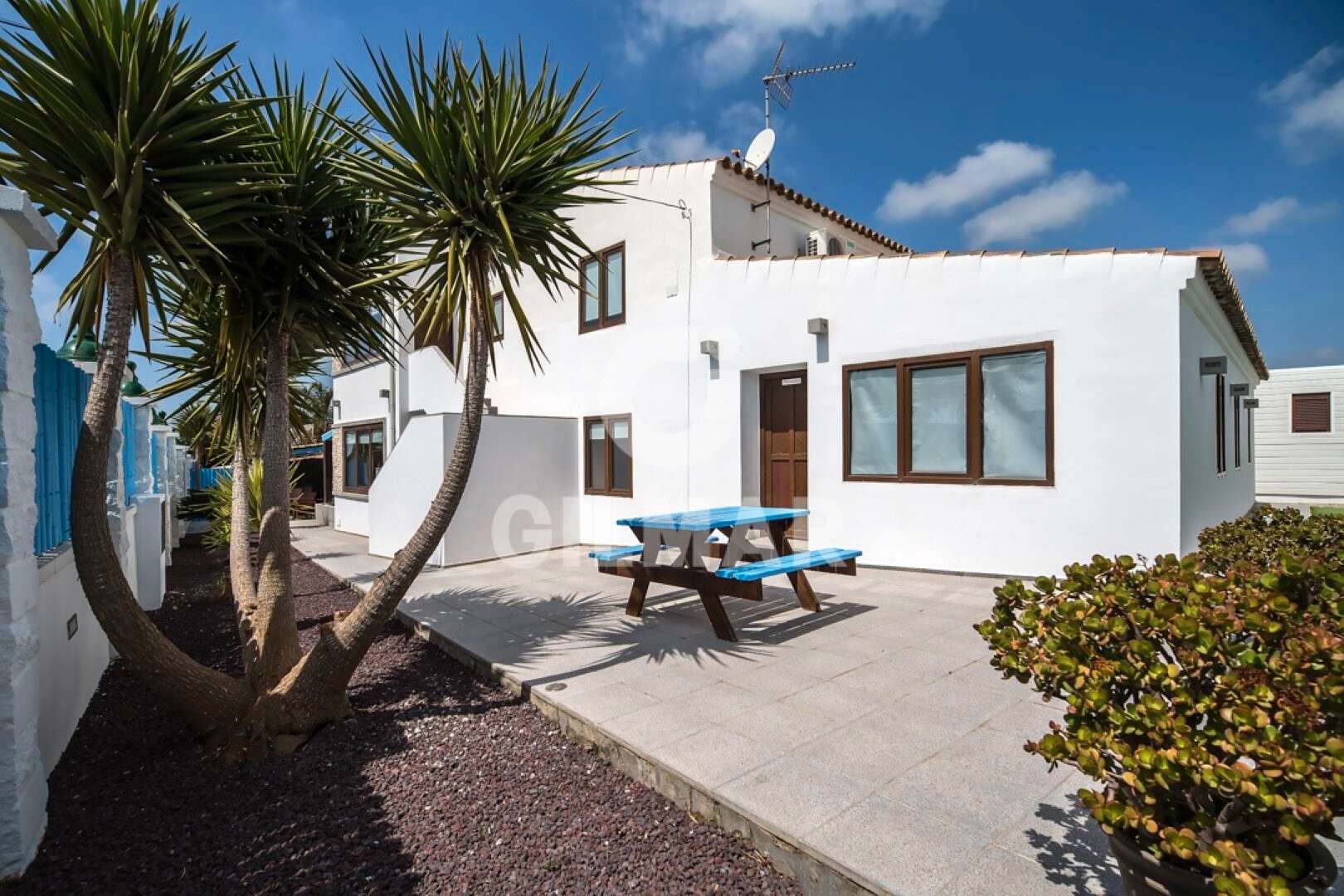 Vista exterior de Casa o xalet en venda en Conil de la Frontera amb Aire condicionat, Calefacció i Jardí privat