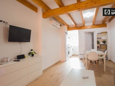 Appartamento con balcone in affitto a Poblats Marítims