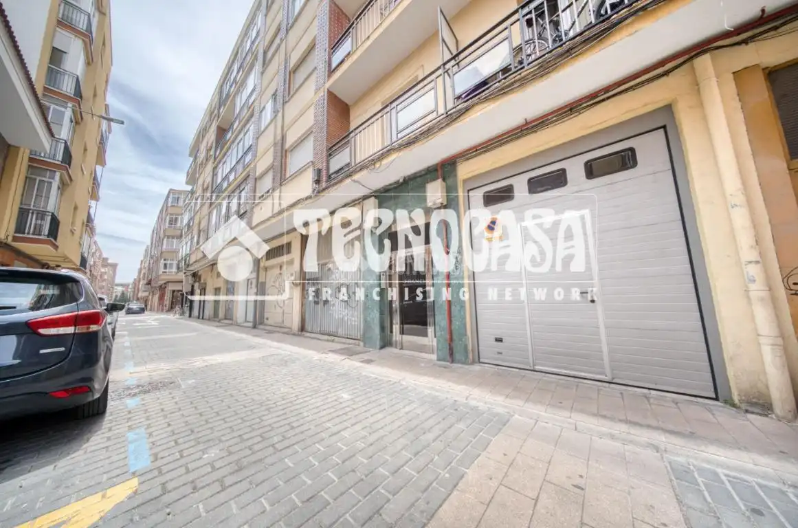 Vista exterior de Pis en venda en Valladolid amb Calefacció
