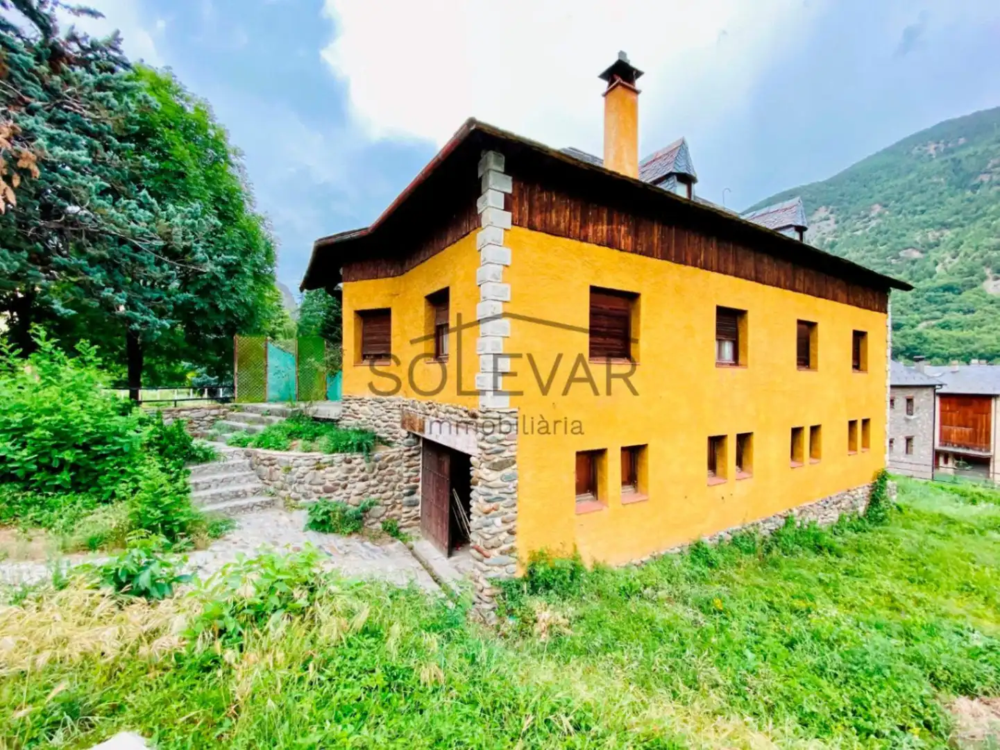 Vista exterior de Casa o xalet en venda en Vall de Cardós amb Jardí privat, Terrassa i Traster