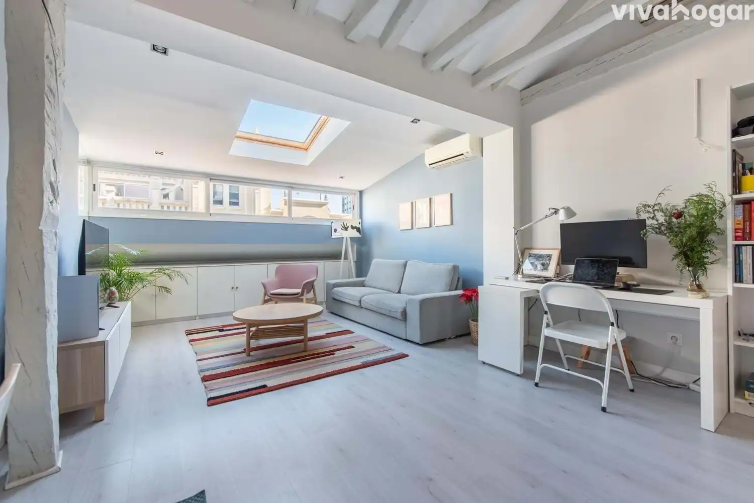 Sala d'estar de Àtic en venda en Madrid amb Aire condicionat i Moblat