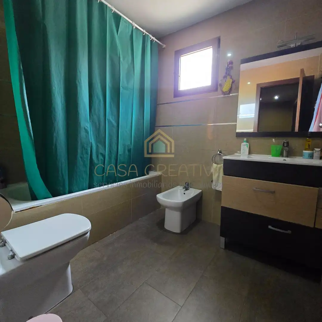 Bany de Casa o xalet en venda en Mogente / Moixent amb Aire condicionat, Terrassa i Traster
