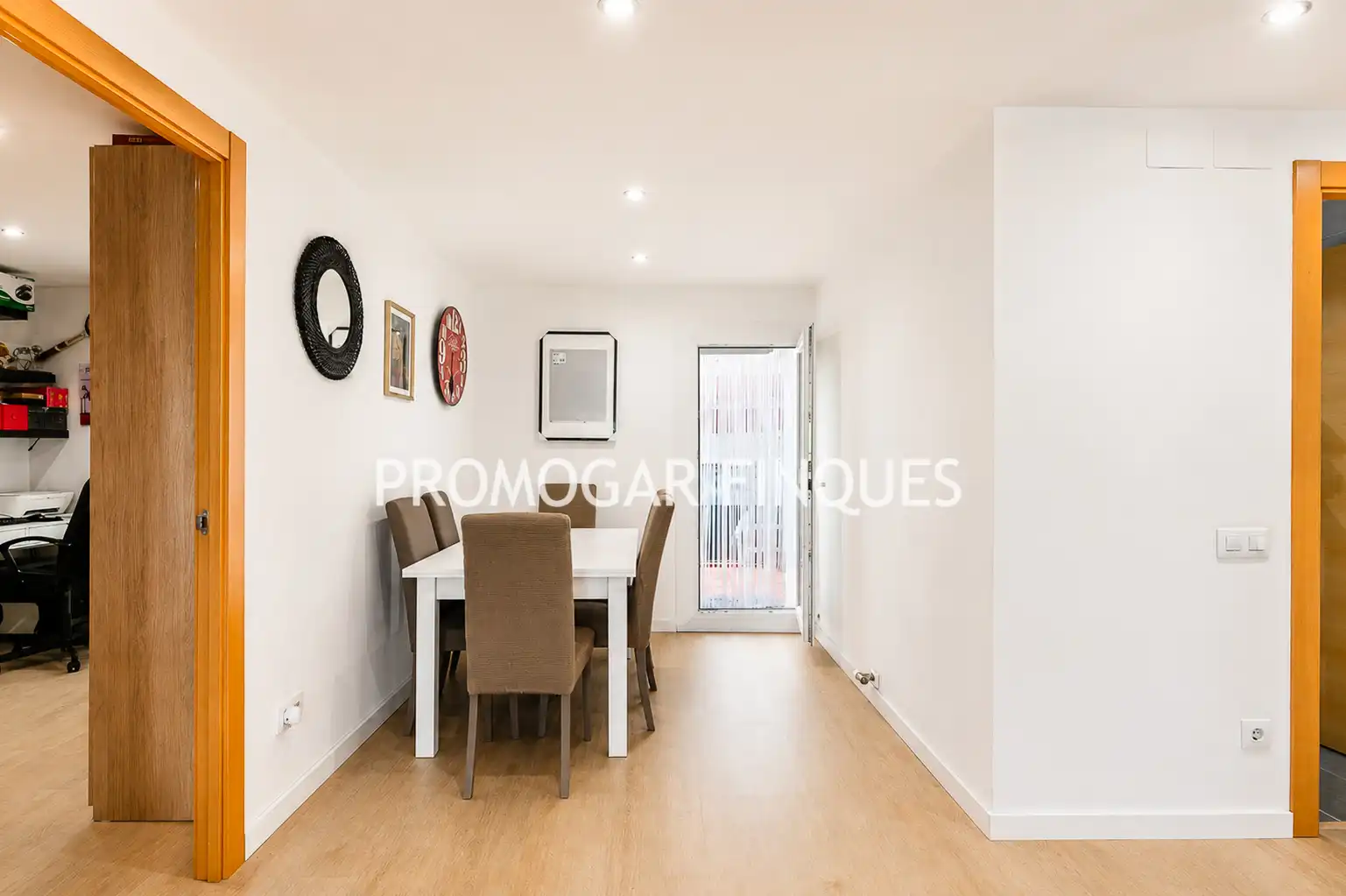 Dining room of Flat for sale in Ripollet  with Parquet flooring, Terrace and Oven
