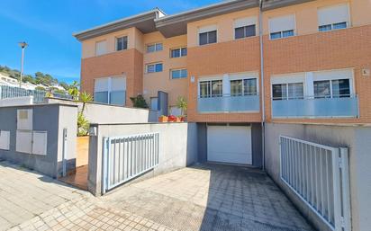 Exterior view of Single-family semi-detached for sale in Alzira  with Air Conditioner, Private garden and Terrace