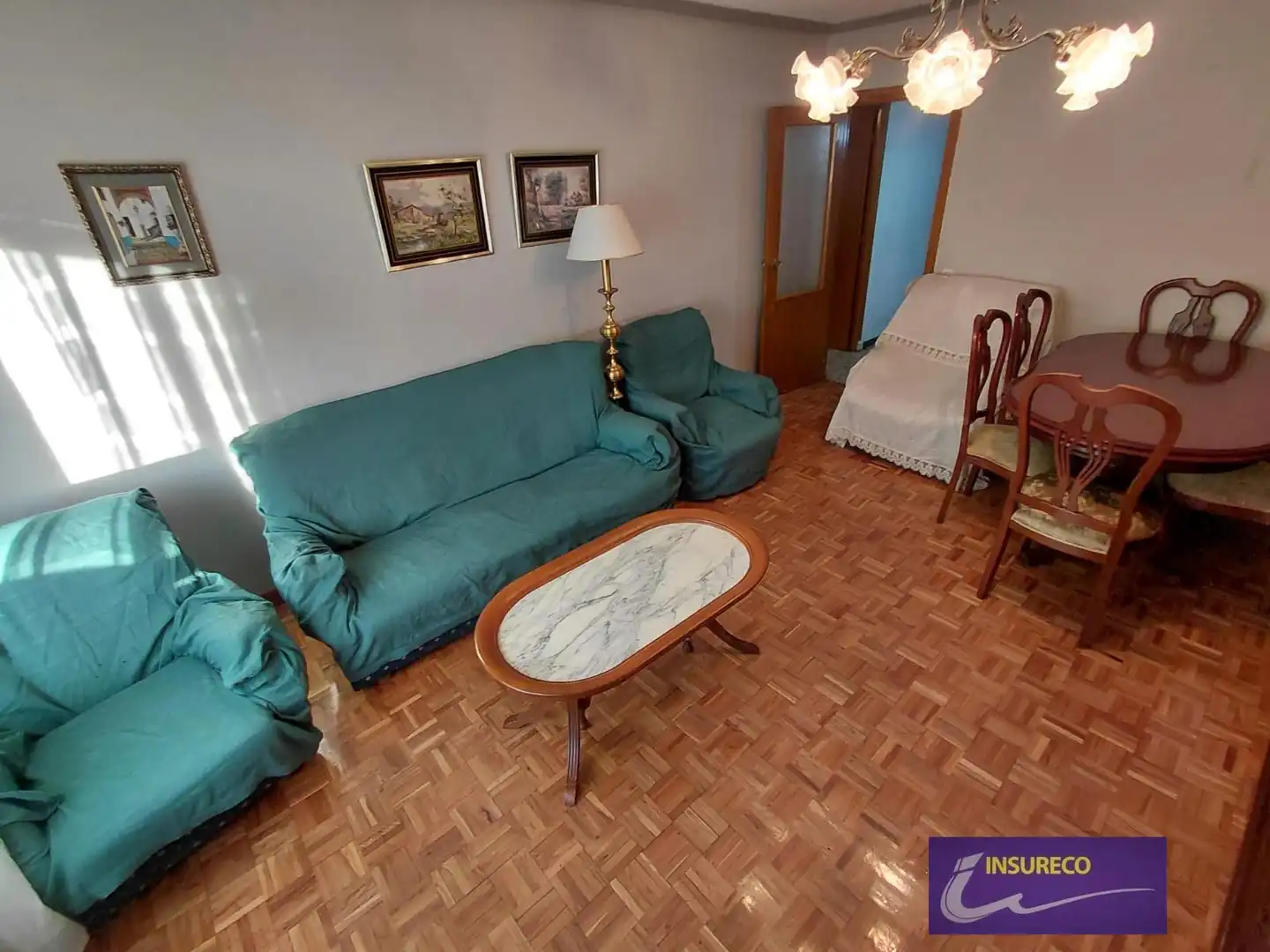 Sala de estar de Piso en venta en León Capital  con Calefacción y Terraza
