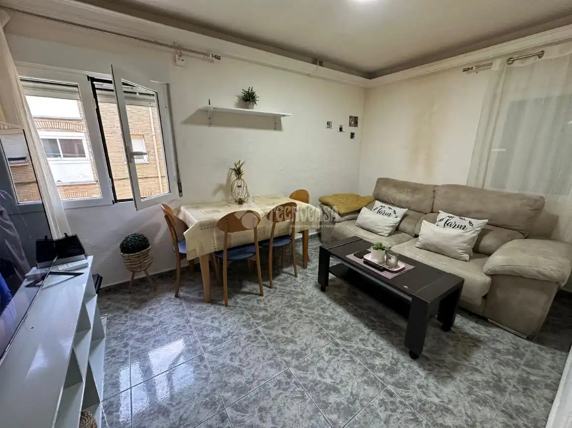 Sala d'estar de Pis en venda en Zaragoza amb Calefacció i Moblat