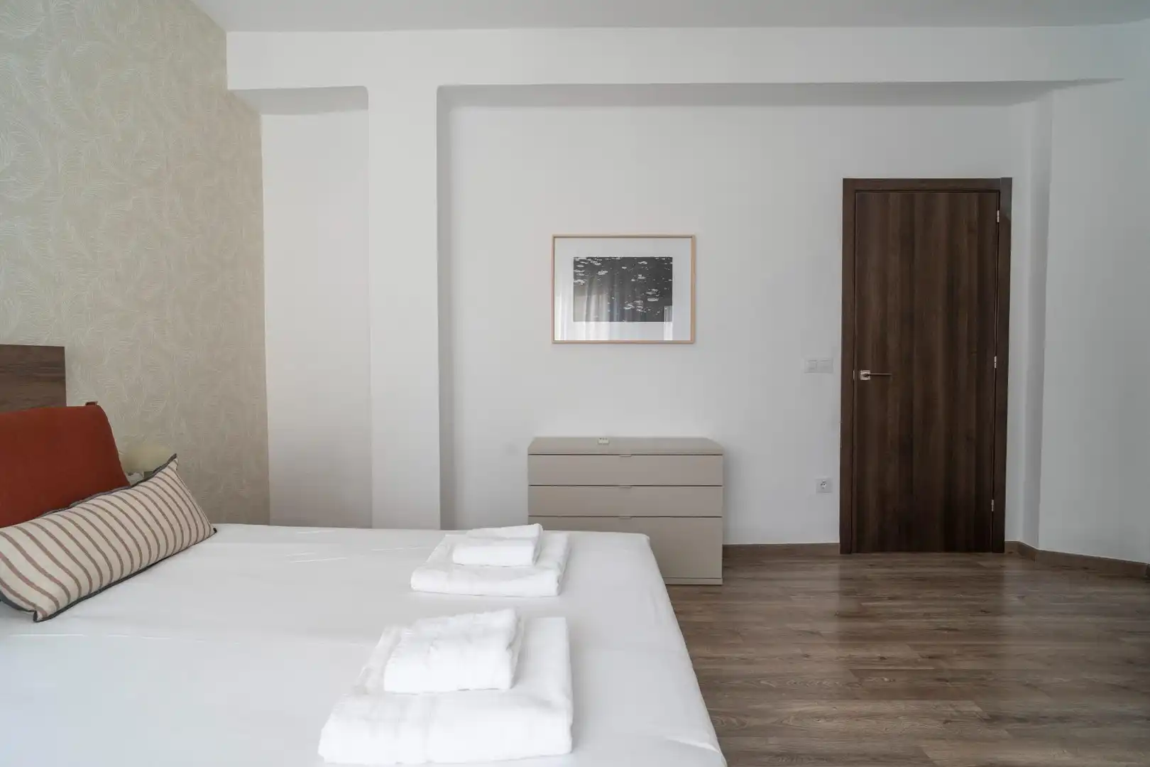 Bedroom of Flat for rent in Valencia  with Air Conditioner, Heating and Furnished