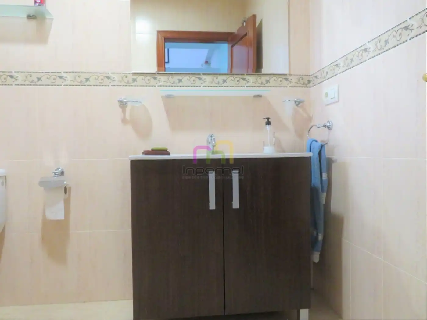 Baño de Casa adosada en venta en La Albuera con Aire acondicionado, Calefacción y Terraza